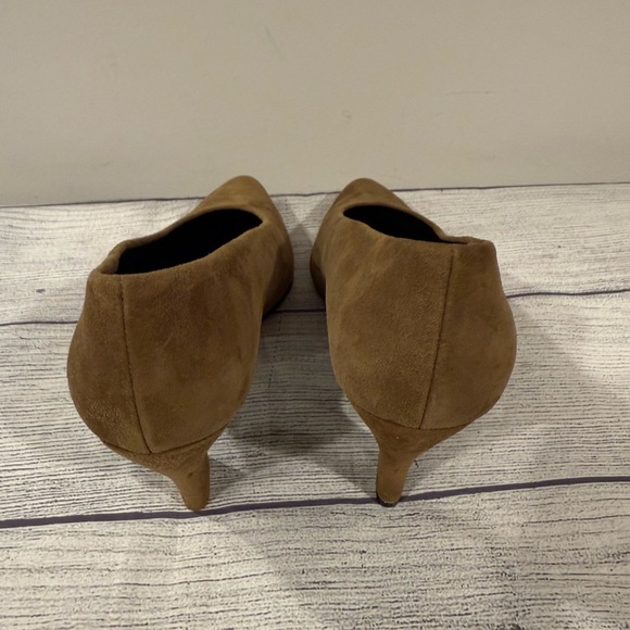 Charles Jourdan Brown Suede Heels/size 8M - Picture 5 of 13